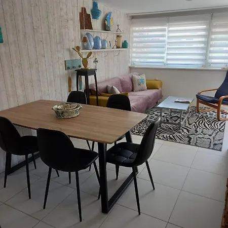 Monleon A 10 Minutos De La Playa 2 Parking Gratuito Roses